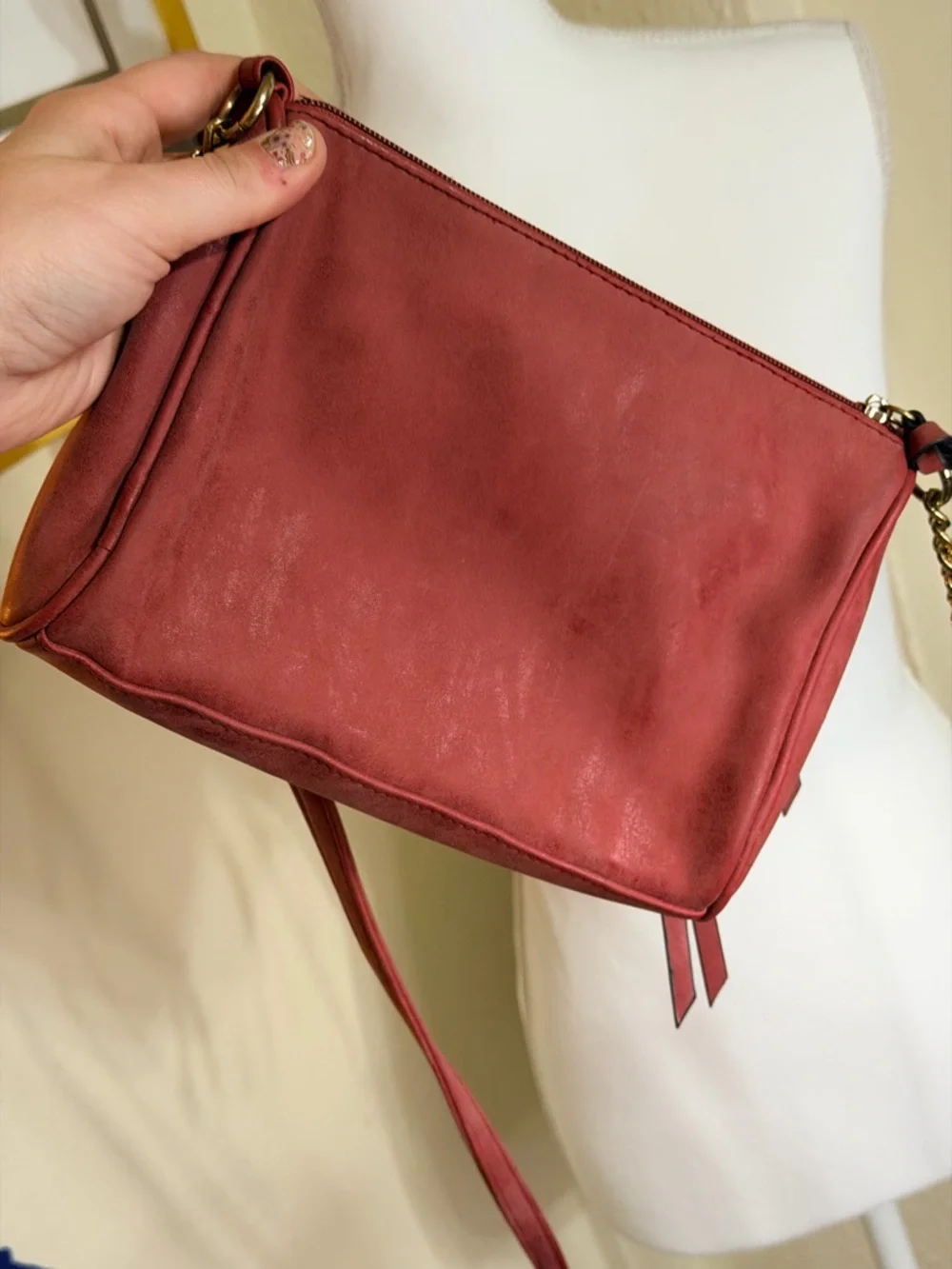 Classic Brick Red Crossbody Bag with Gold Chain Strap - Picture 4 of 4